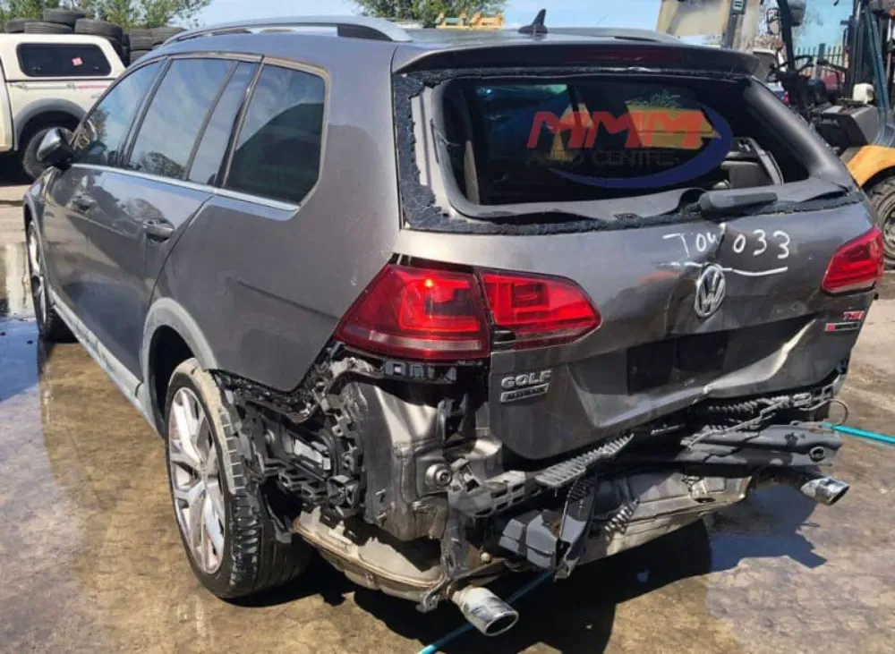 Car Wrecking - Volkswagen Golf 2017 Grey Auto Petrol