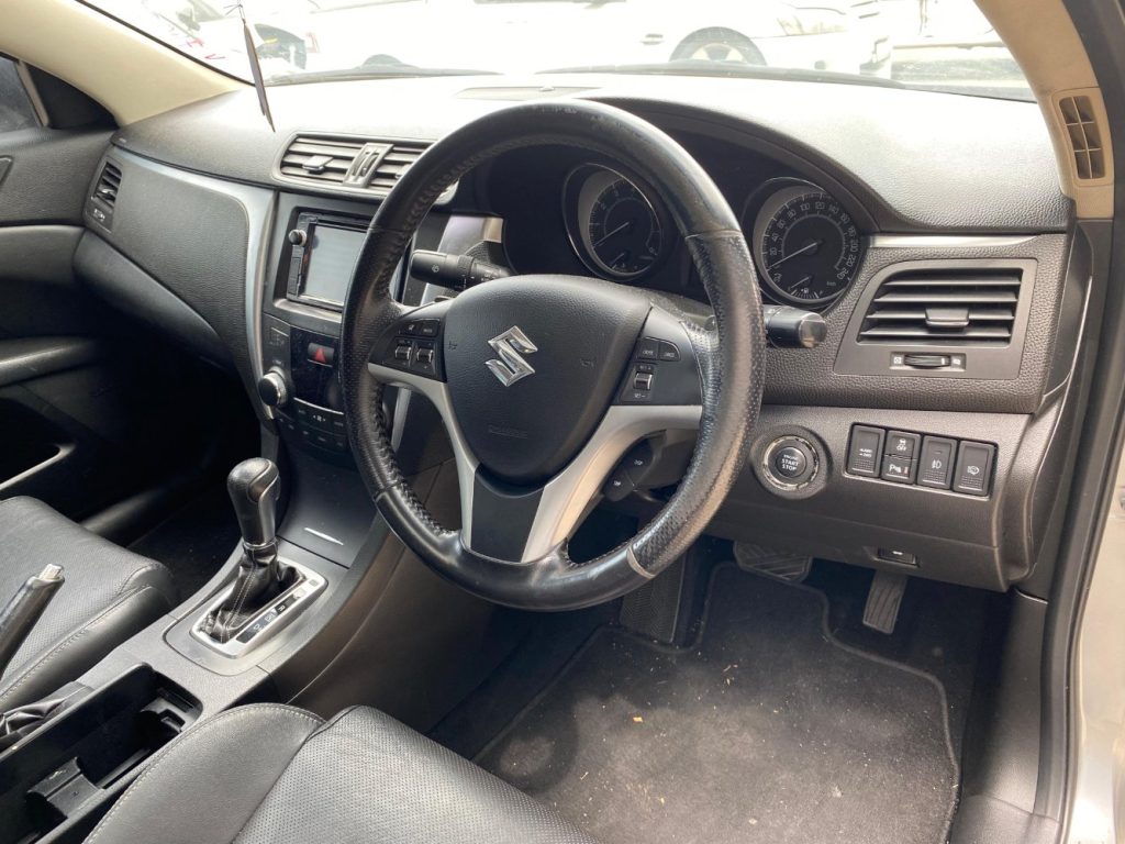 Car Wreckers - Suzuki Kizashi 2010 Silver Auto Petrol