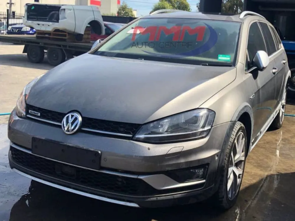 Car Wrecking - Volkswagen Golf 2017 Grey Auto Petrol
