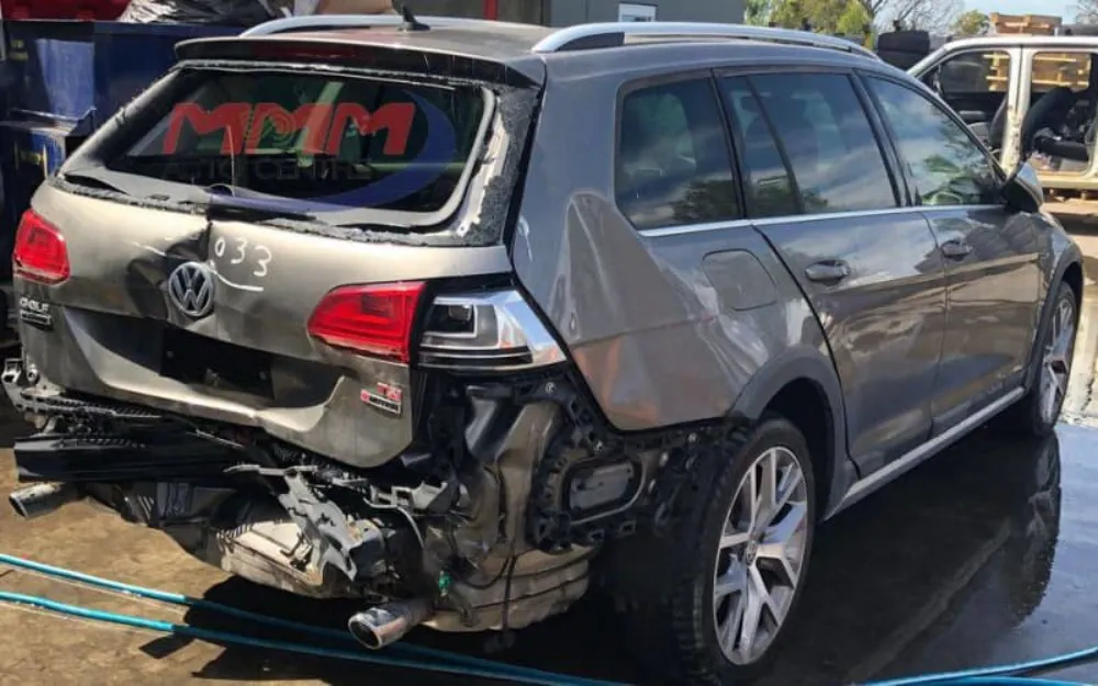 Car Wrecking - Volkswagen Golf 2017 Grey Auto Petrol