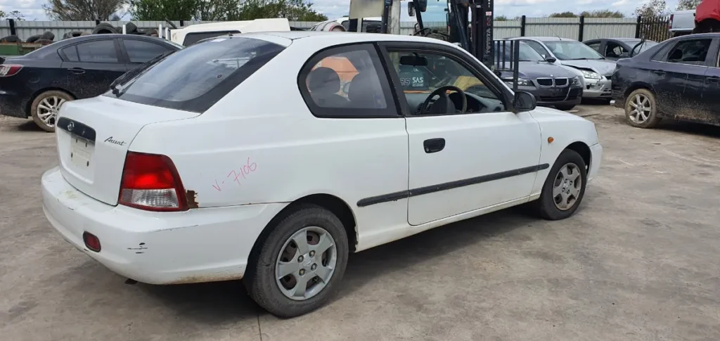 Car Wrecking - Hyundai Accent 2001 White Auto Petrol