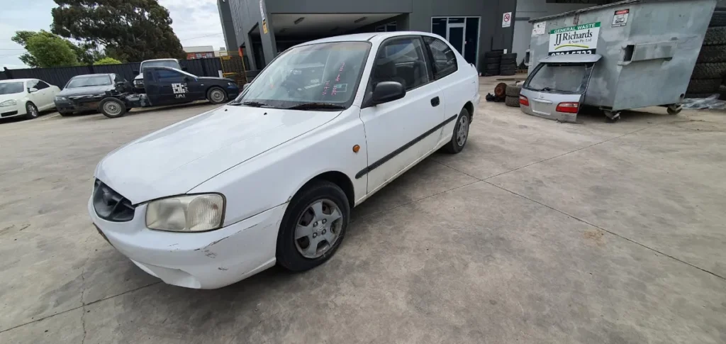 Car Wrecking - Hyundai Accent 2001 White Auto Petrol