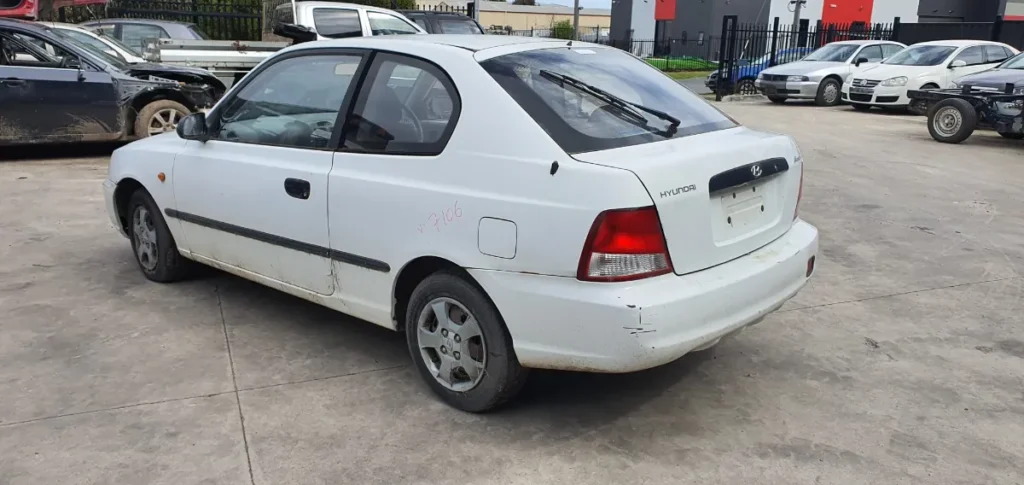 Car Wrecking - Hyundai Accent 2001 White Auto Petrol