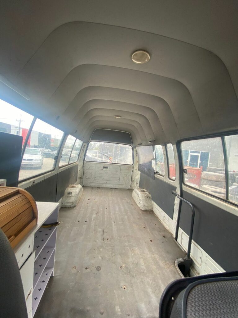 Car Wreckers - Toyota Hiace 1997