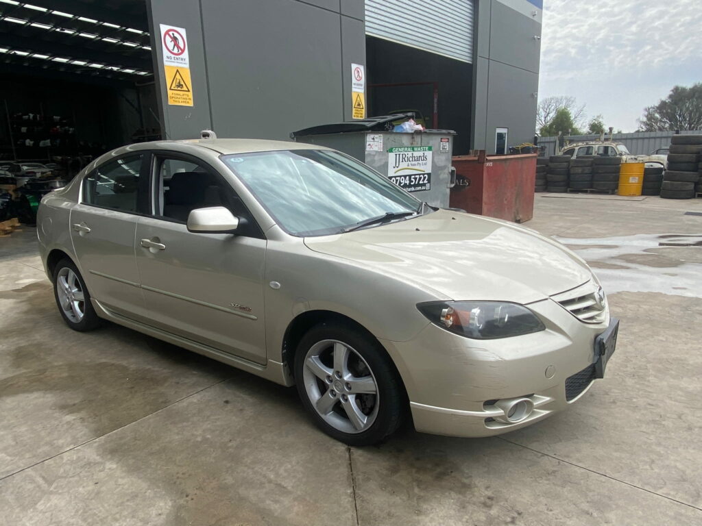 Car Wreckers - Mazda 3 2004
