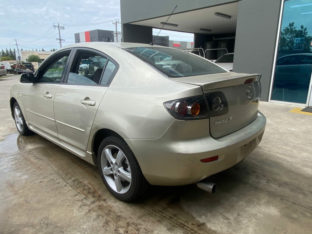 Car Wreckers - Mazda 3 2004