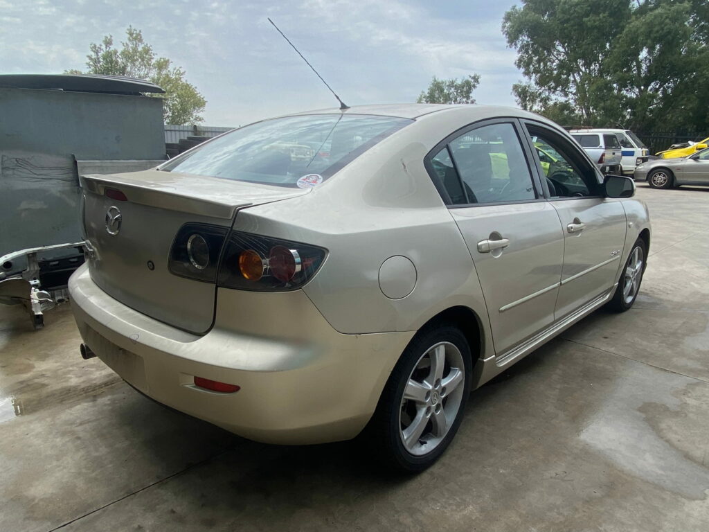 Car Wreckers - Mazda 3 2004