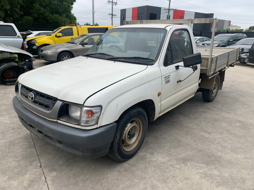 Car Wreckers - Toyota Hilux 2004