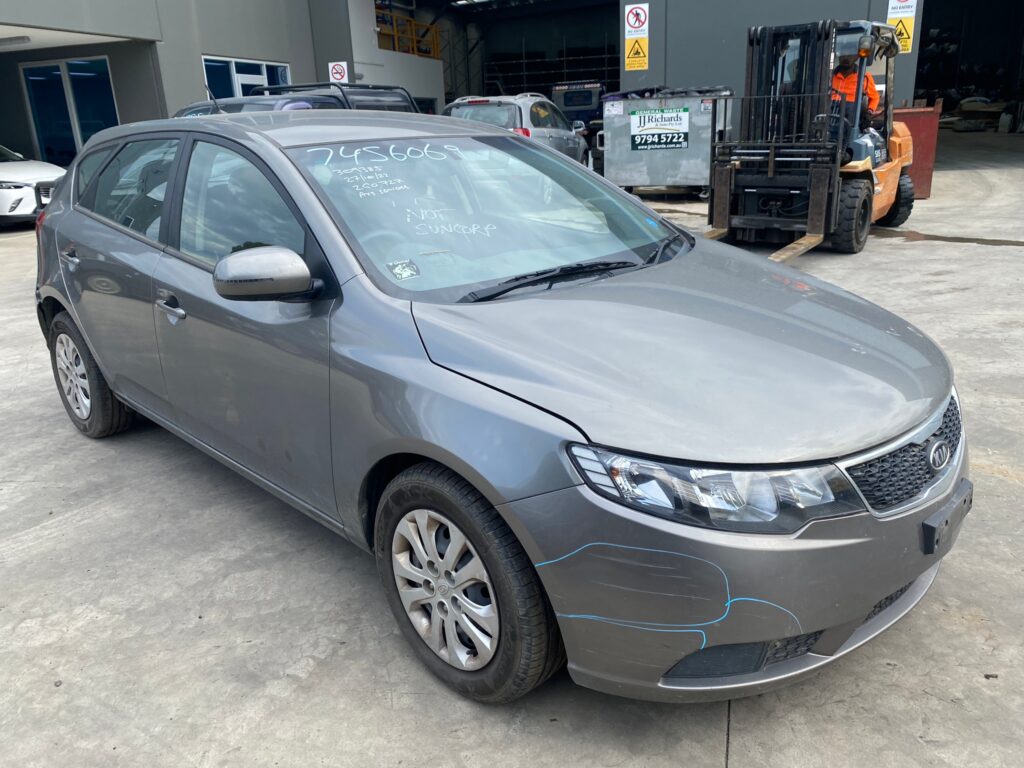 Car Wreckers - Kia Cerato 2012