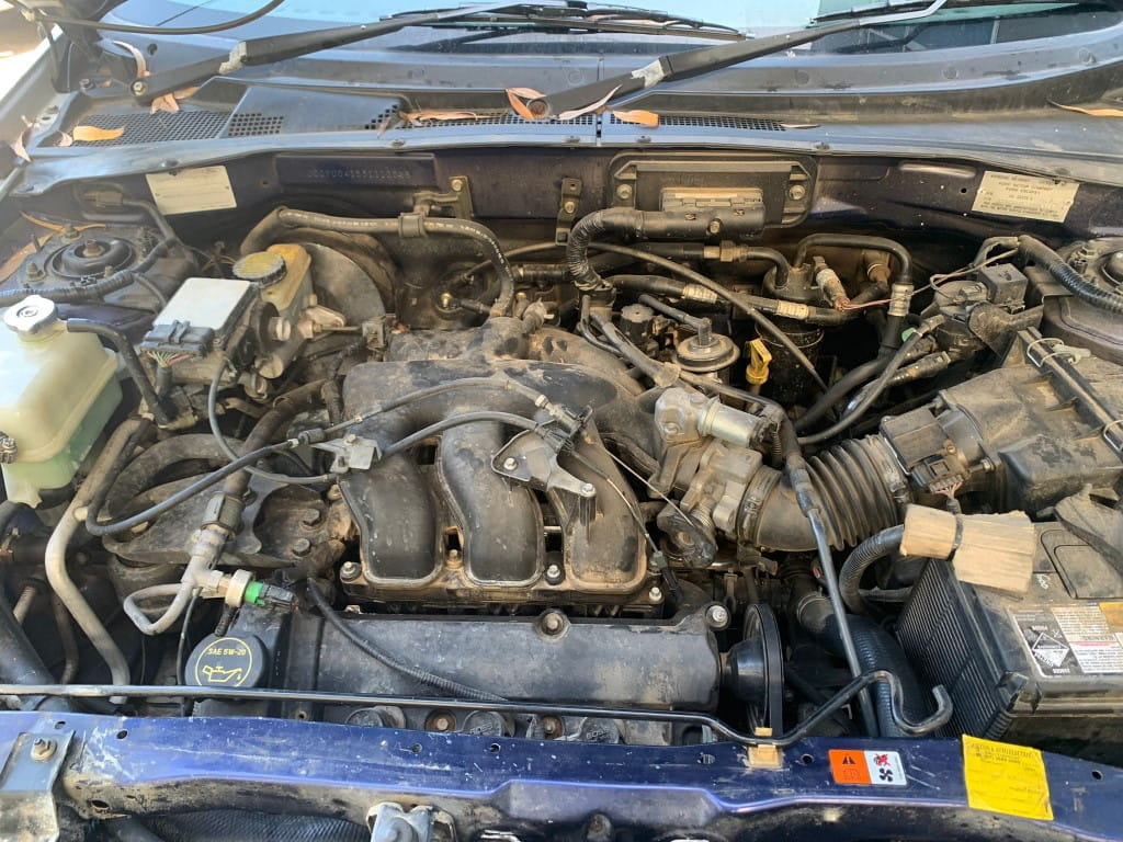 Car Wreckers - Ford Escape 2003