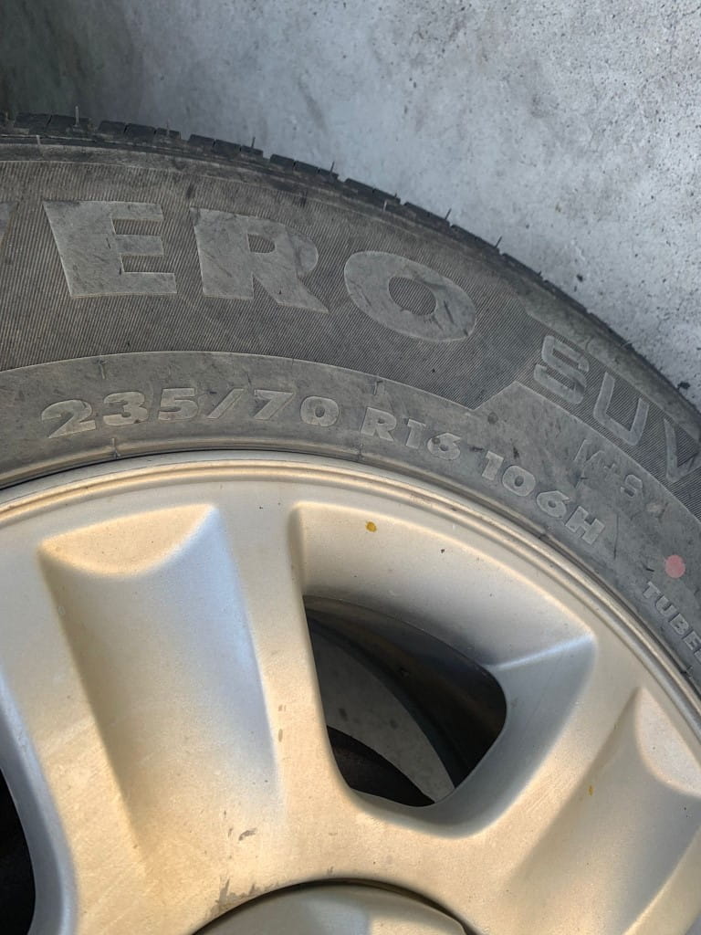 Car Wreckers - Ford Escape 2003