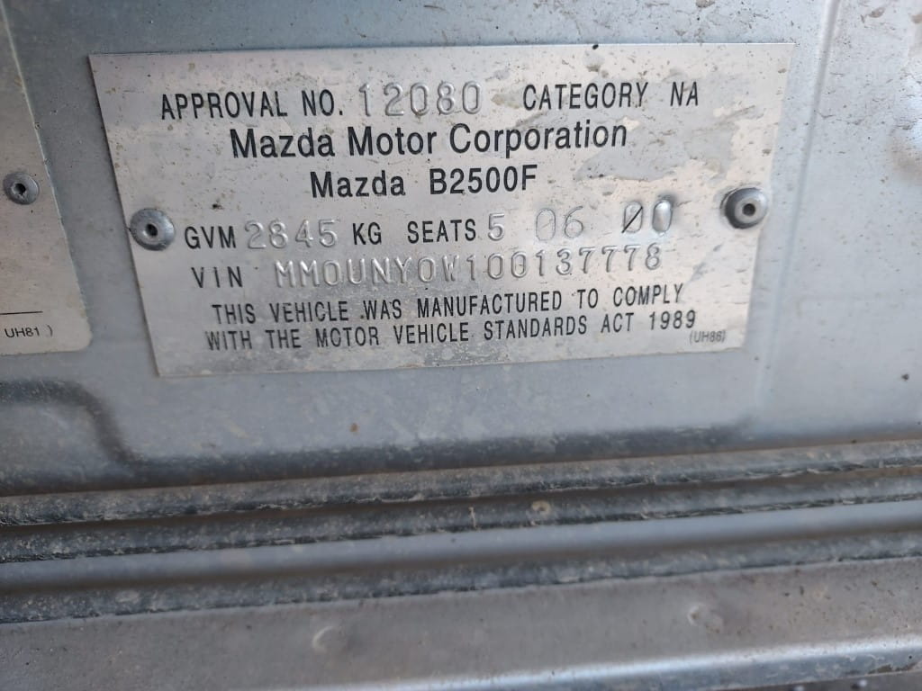 Car Wreckers - Mazda Bravo 2000