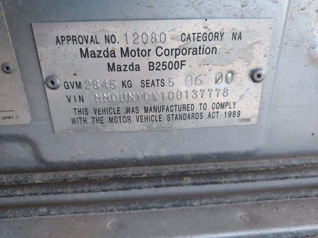 Car Wreckers - Mazda Bravo 2000