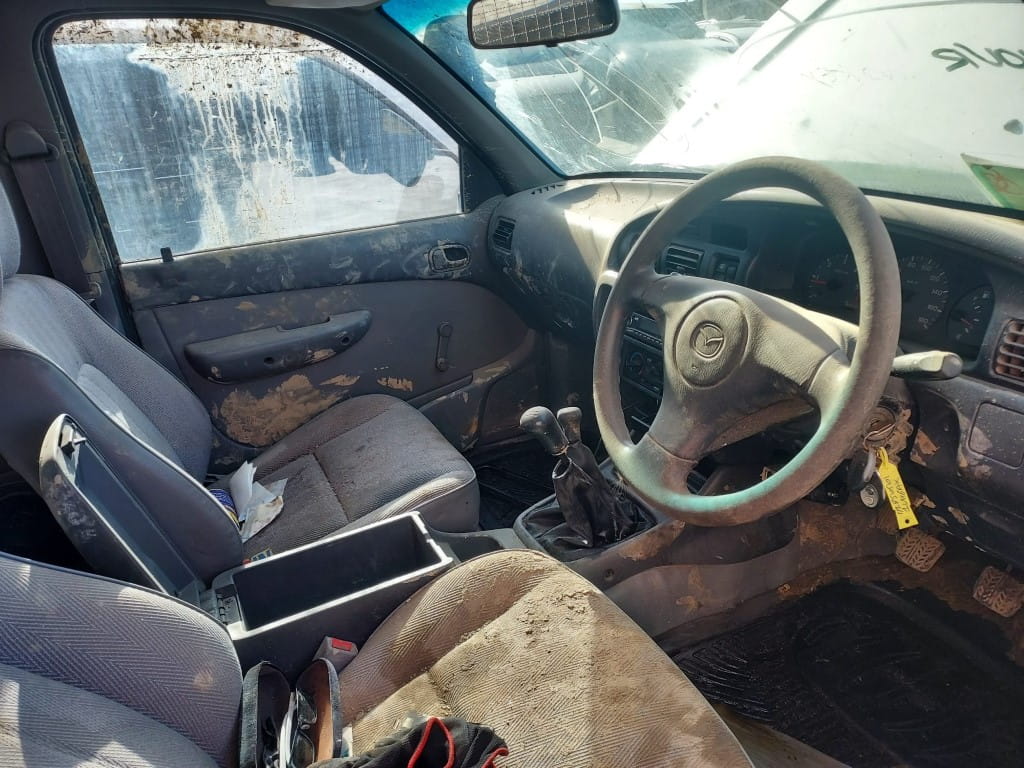 Car Wreckers - Mazda Bravo 2000