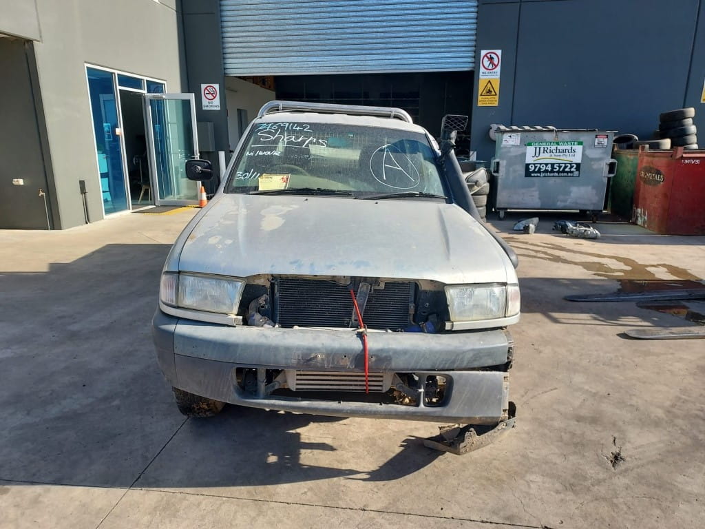 Car Wreckers - Mazda Bravo 2000