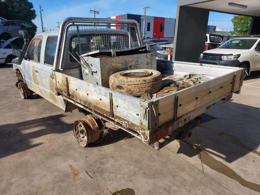 Car Wreckers - Mazda Bravo 2000