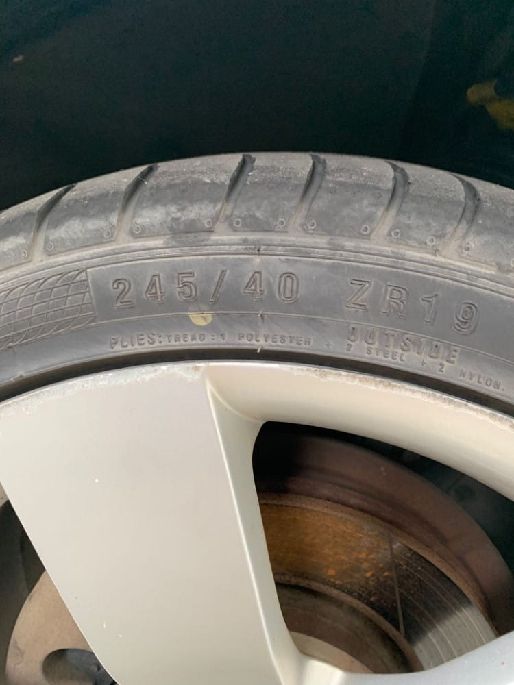 Car Wreckers - Holden Calais 2006