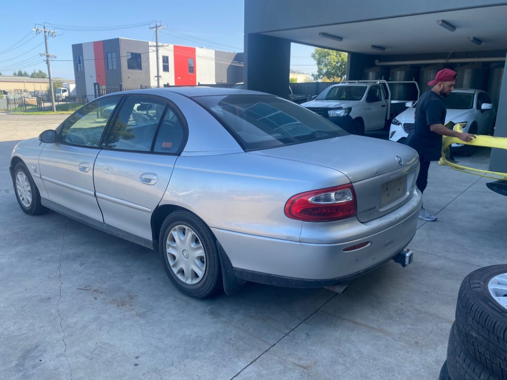 Car Wreckers - Holden Commodore 2000