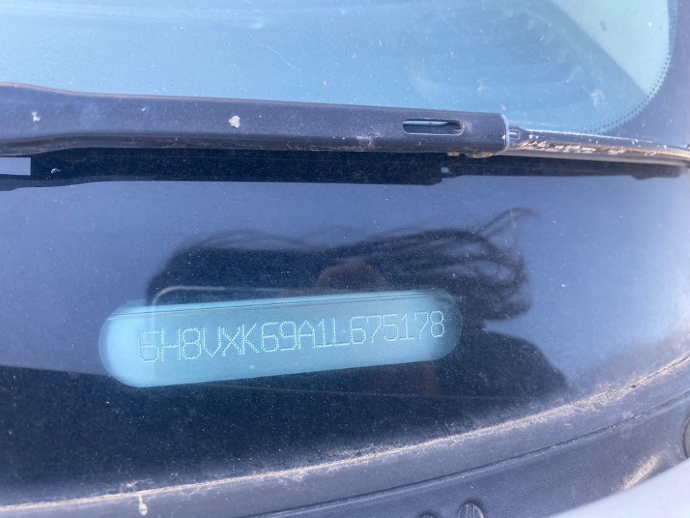 Car Wreckers - Holden Commodore 2000