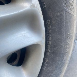 Car Wreckers - Holden Commodore 2000