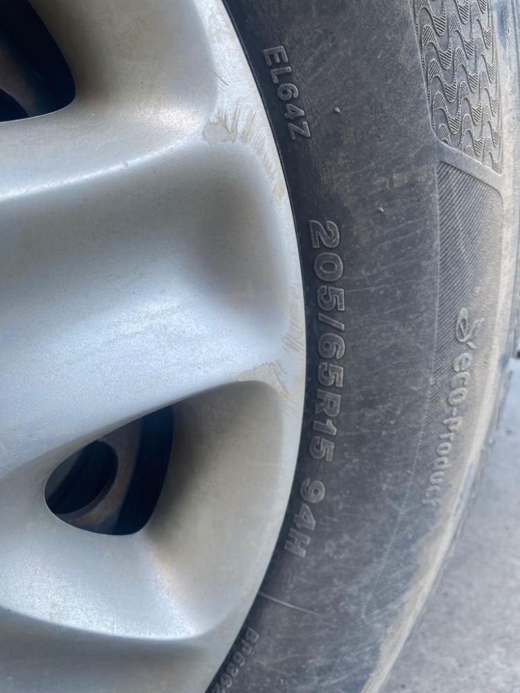 Car Wreckers - Holden Commodore 2000