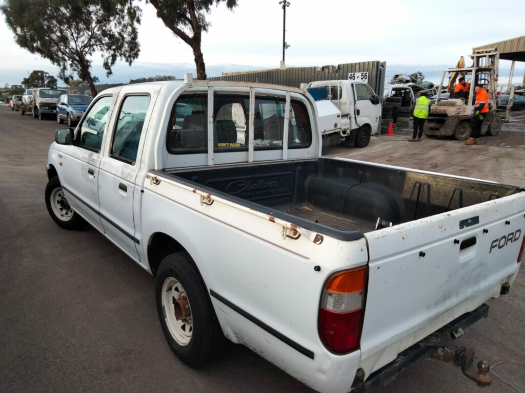 Car Wrecking Ford Courier 1999 5