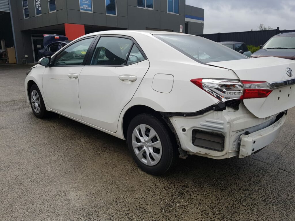 Car Wrecking Toyota Corolla 2016 3