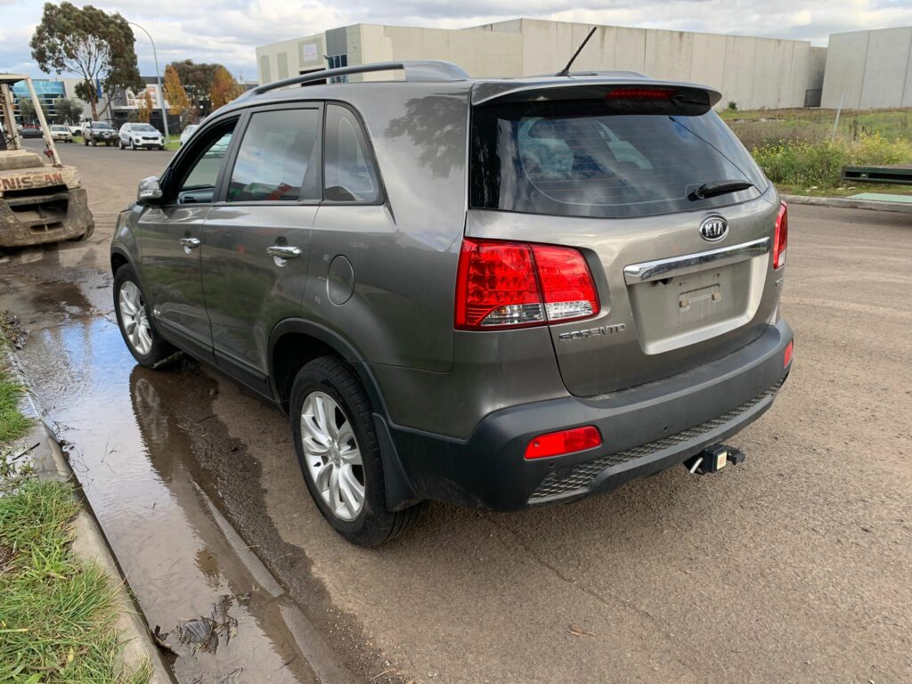 Car Wrecking Kia Sorento 2011 4