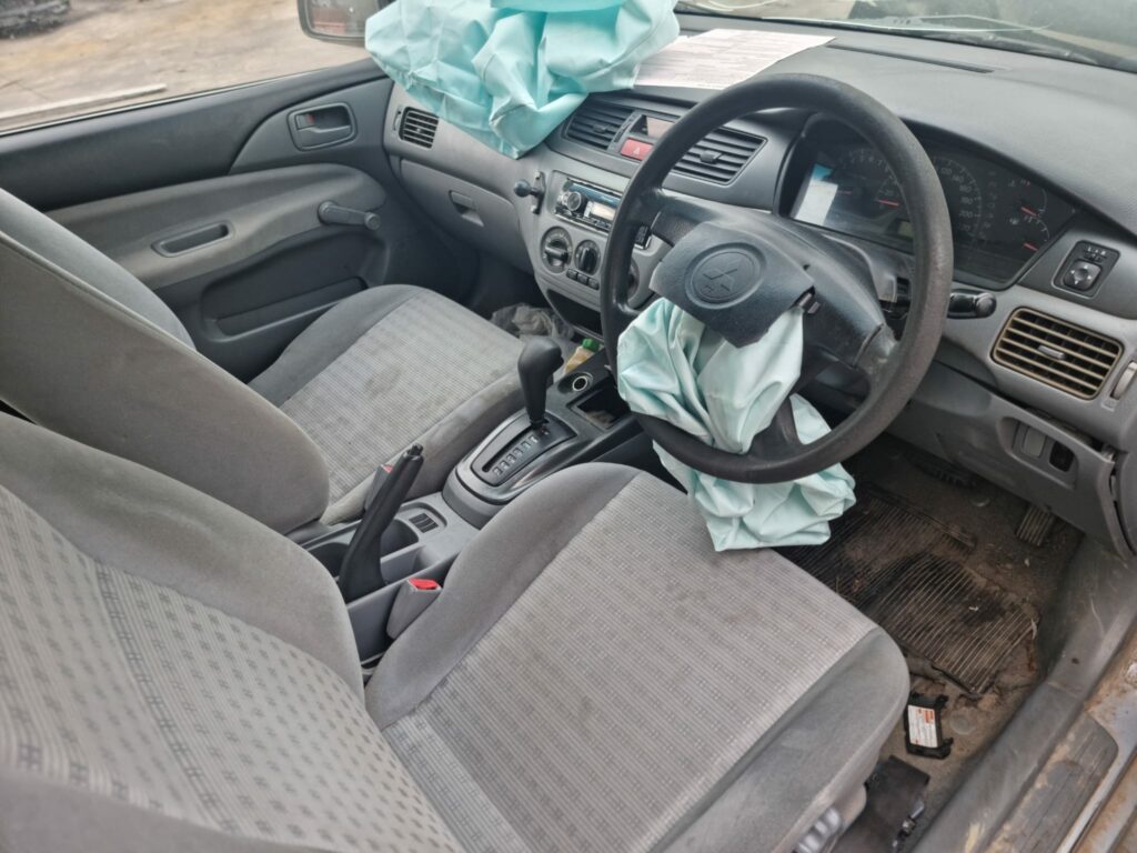 Car Wrecking Mitsubishi Lancer 2004 2