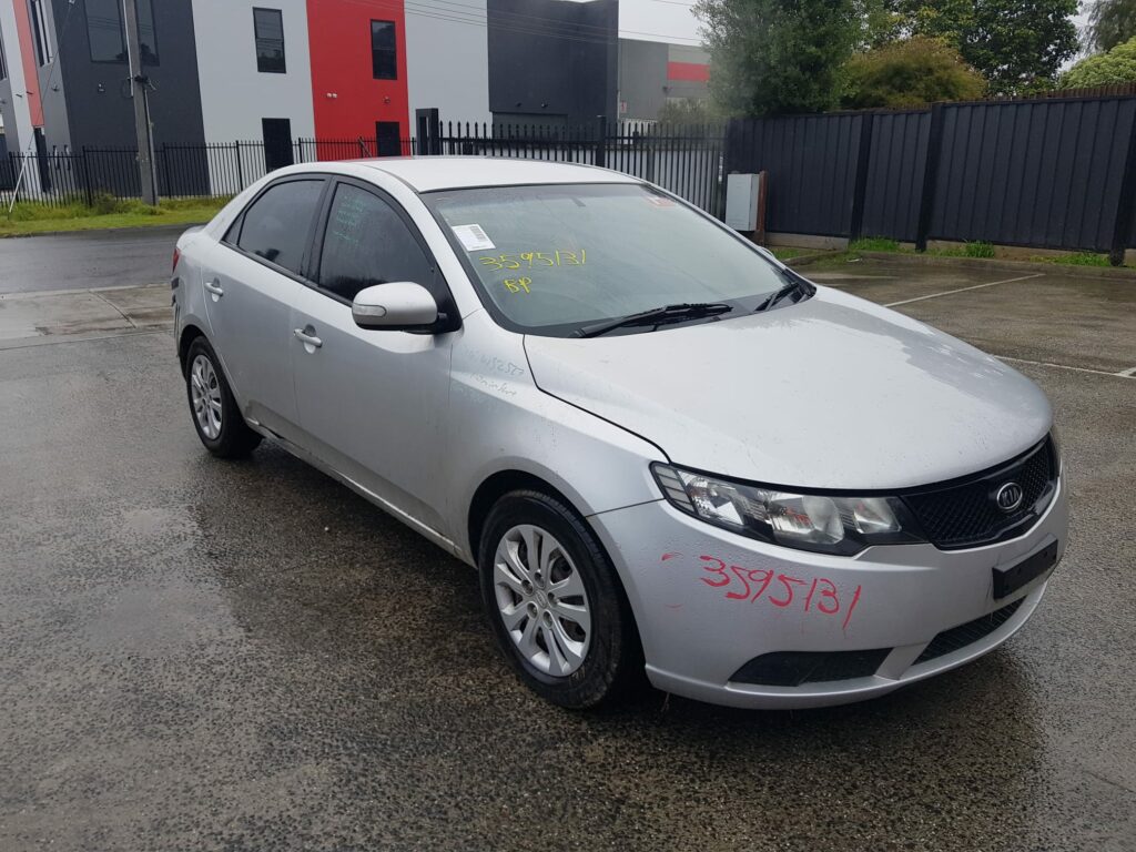 Car Wrecking Kia Cerato 2009 7