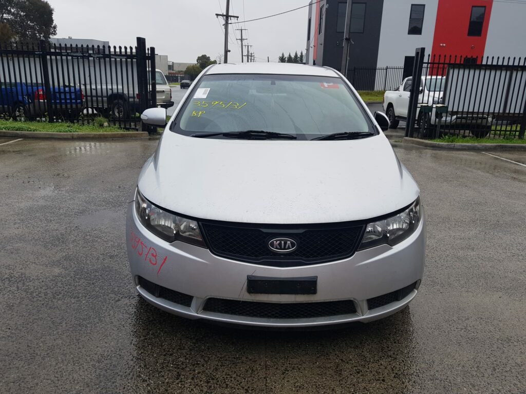 Car Wrecking Kia Cerato 2009 3