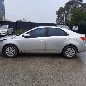 Car Wrecking Kia Cerato 2009 4