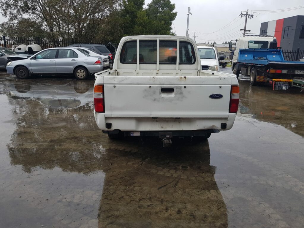 Car Wrecking Ford Courier 2002 7