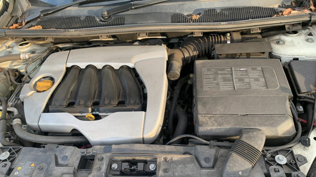 Car Wrecking Renault Fluence 2012 3