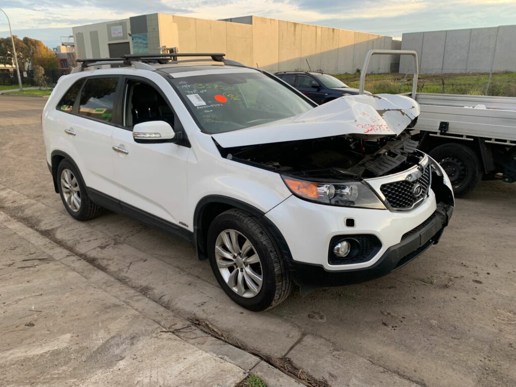 Car Wrecking Kia Sorento 2011 7
