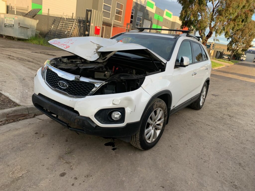 Car Wrecking Kia Sorento 2011 5