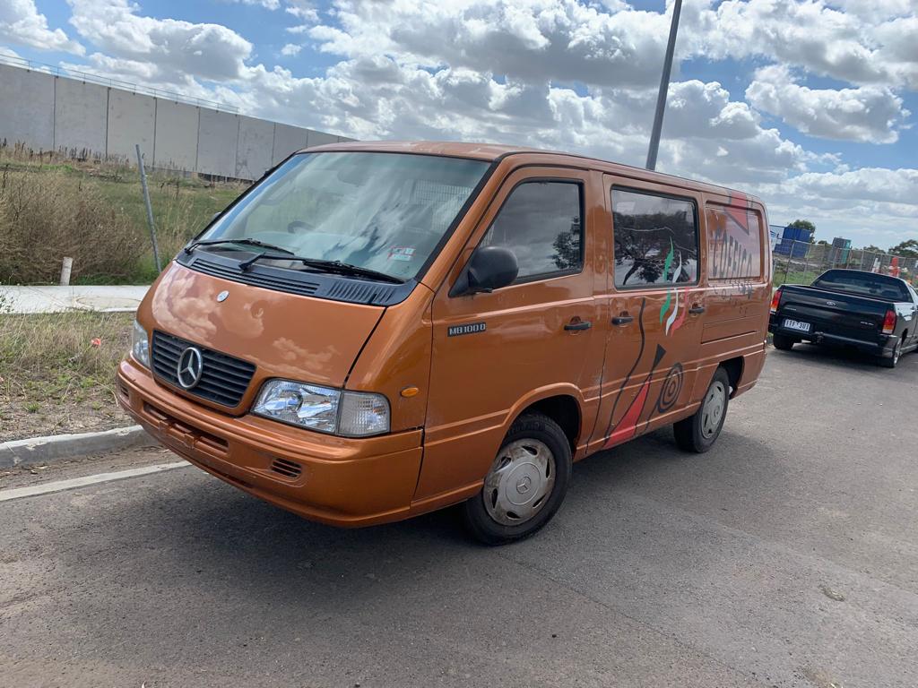 Car Wrecking Mercedes Benz 2001 MB100D 2