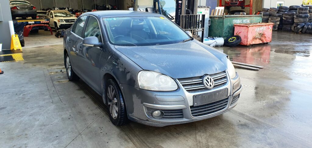 Car Wrecking Volkswagen Jetta 2011 3