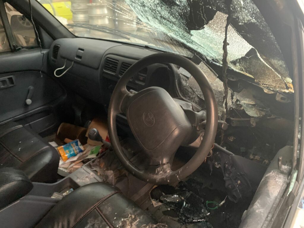 Car Wrecking Toyota Hilux 1997 4