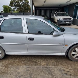 car wrecking - HOLDEN VECTRA 2001