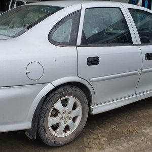 car wrecking - HOLDEN VECTRA 2001