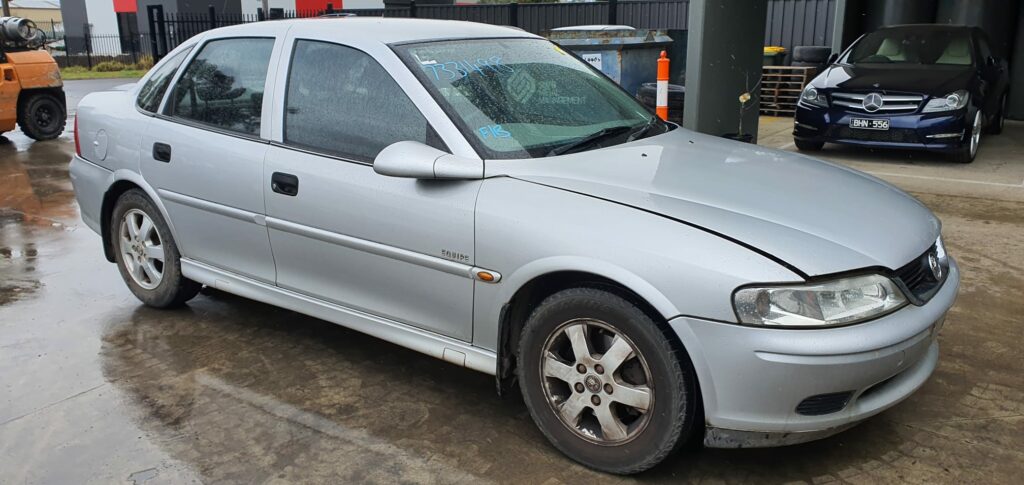 car wrecking - HOLDEN VECTRA 2001