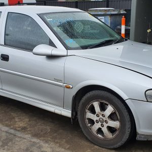 car wrecking - HOLDEN VECTRA 2001