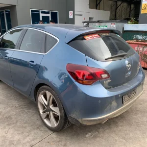 car wrecking - OPEL ASTRA 2013