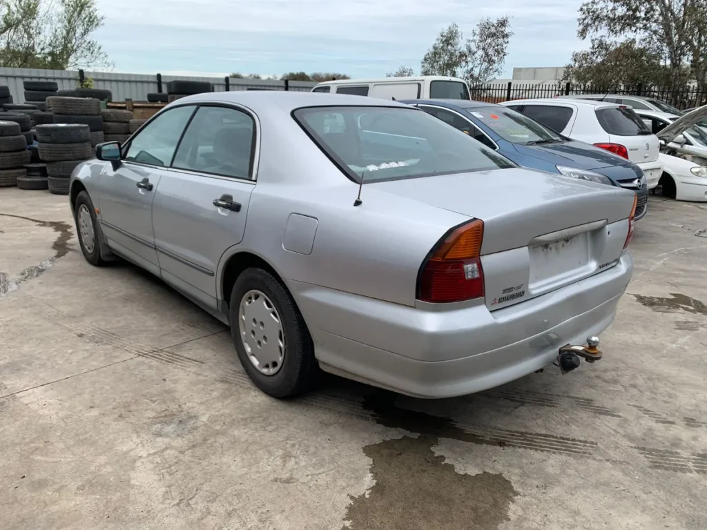 car wrecking - MITSUBISHI MAGNA 1996
