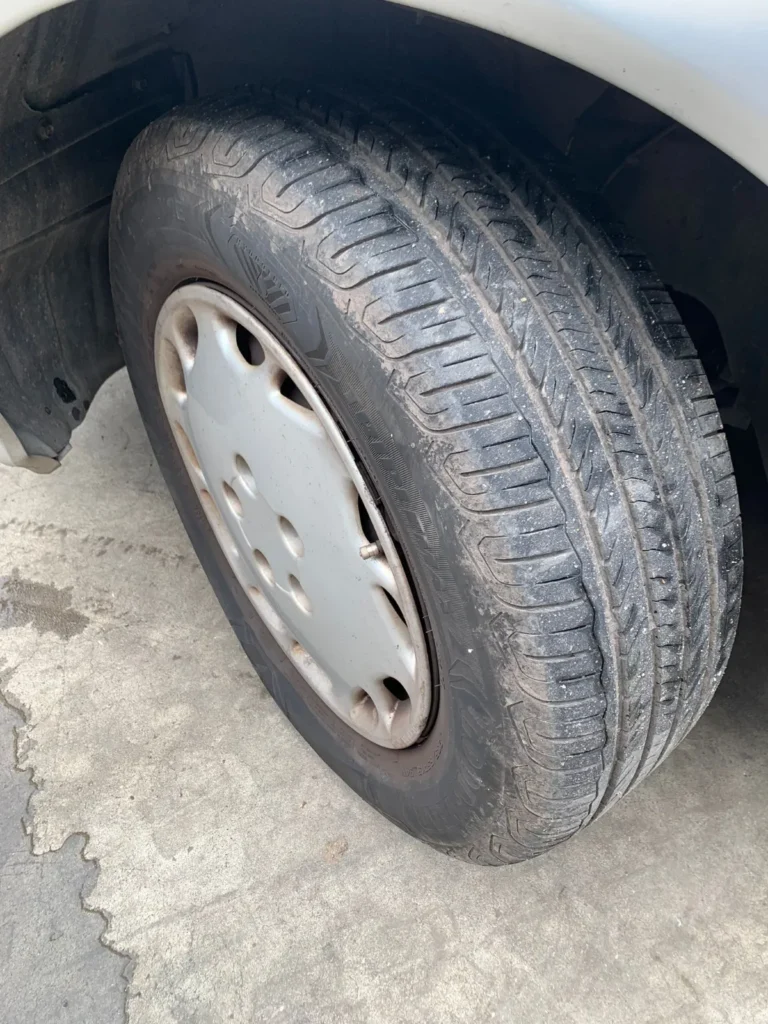 car wrecking - MITSUBISHI MAGNA 1996