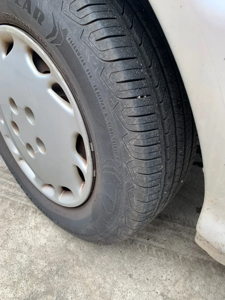 car wrecking - MITSUBISHI MAGNA 1996