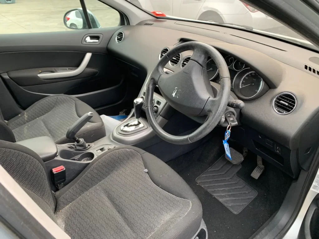 car wrecking PEUGEOT 308 2010