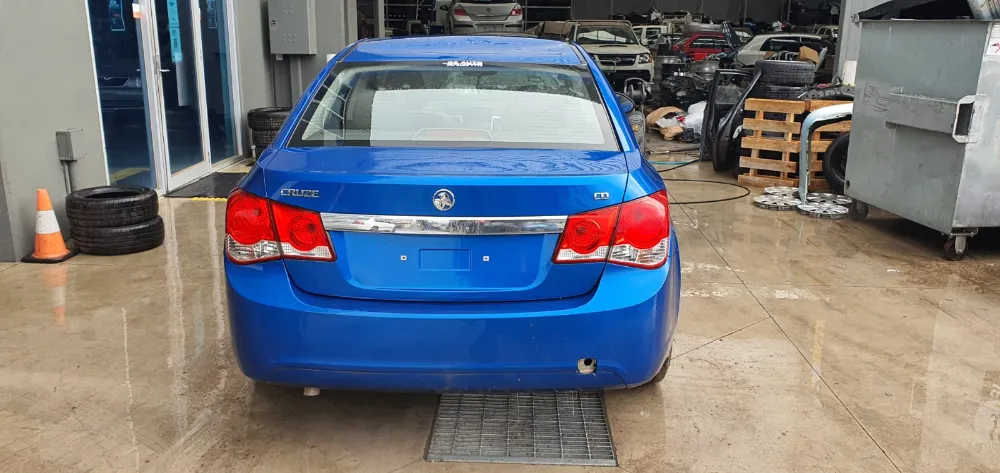 Car Wrecking - Holden Cruze