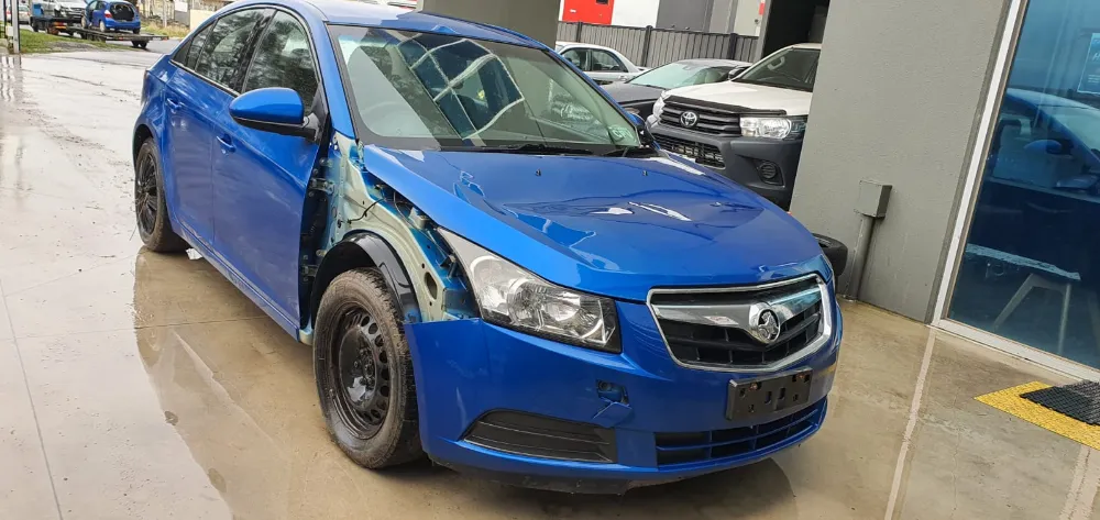 Car Wrecking - Holden Cruze